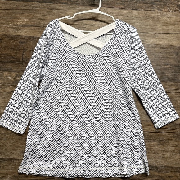 T by Talbots Elegant Patterned Top - Picture 3 of 5